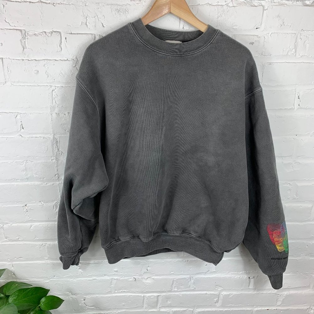 MADHAPPY CREW NECK SWEATSHIRT